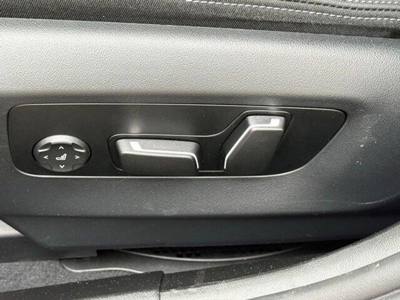 Used 2026 BMW 5 Series 530i xDriveImage 21