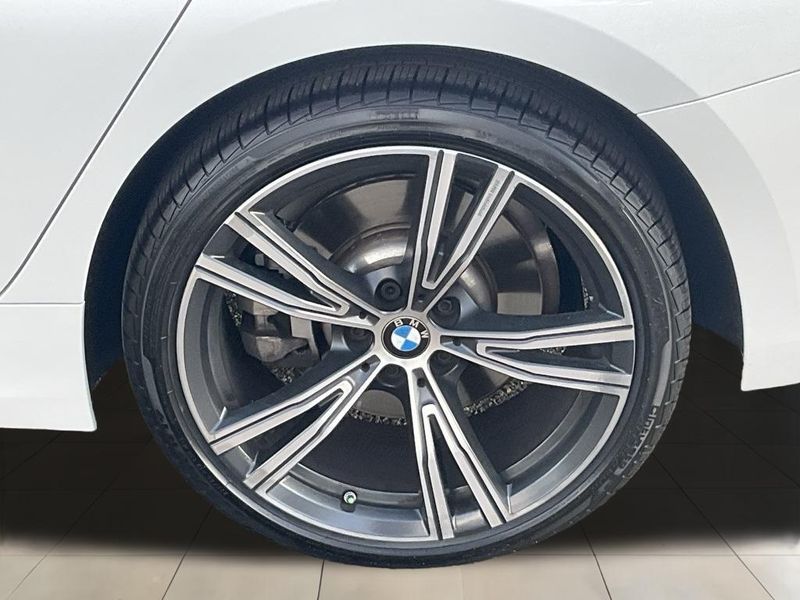 2024 BMW 3 Series 330iImage 15