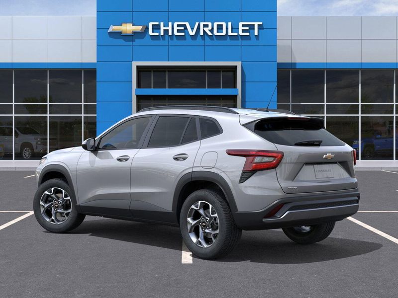 New 2025 Chevrolet Trax LTImage 3