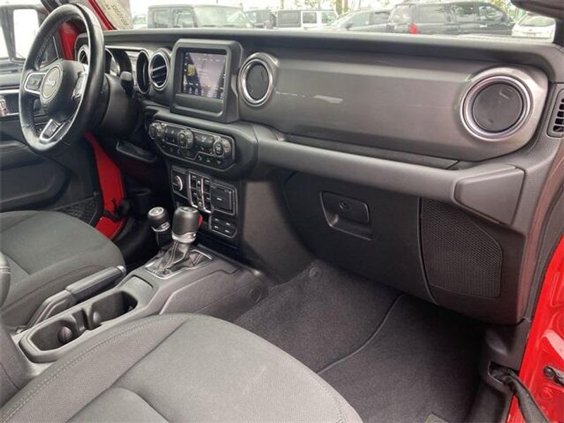 2021 Jeep Wrangler Unlimited SaharaImage 13