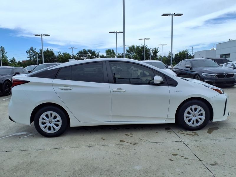 Used 2020 Toyota Prius LEImage 10