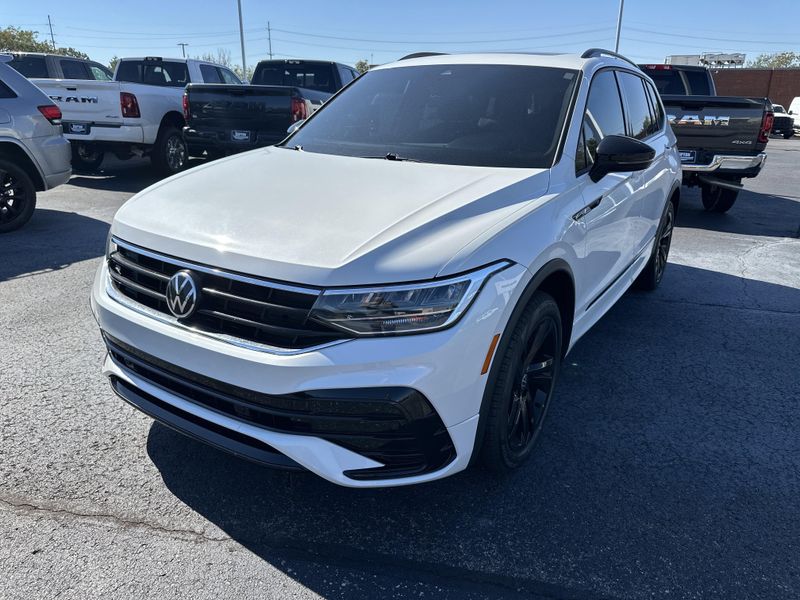 Used 2023 Volkswagen Tiguan SE R-Line BlackImage 1