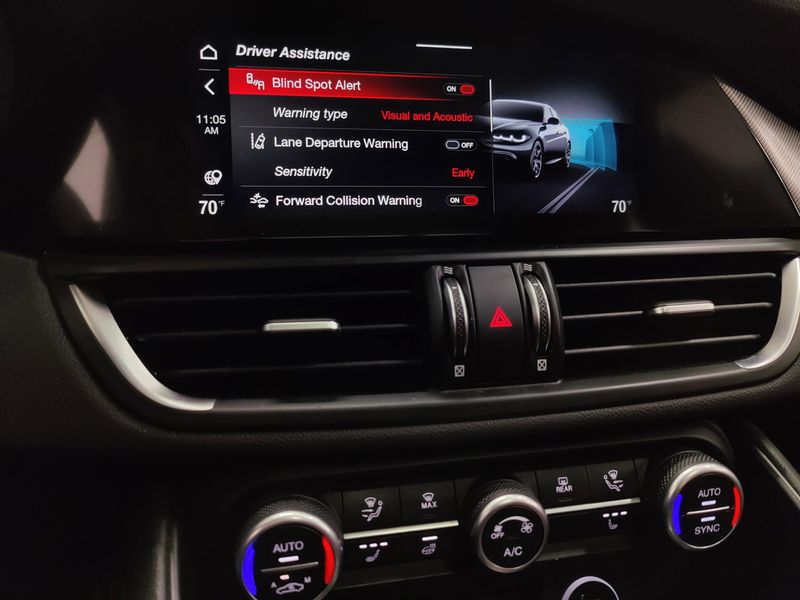 Used 2024 Alfa Romeo Giulia Ti AWD w/Performance Driving PkgImage 21