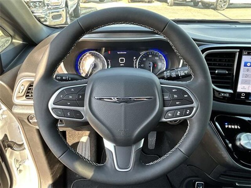 2025 Chrysler VoyagerImage 21