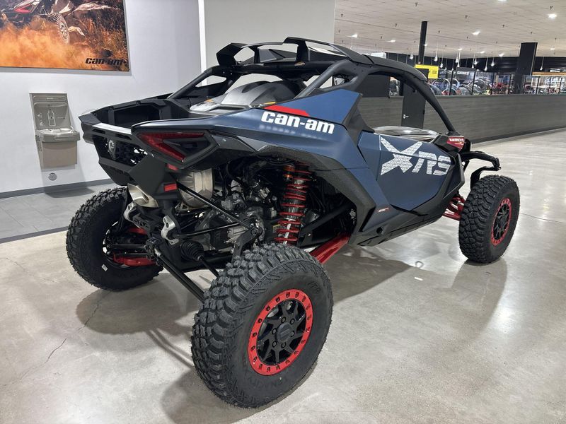New 2026 Can-Am MAVERICK R X RS WITH SMART-SHOX 999T DCT Image 15