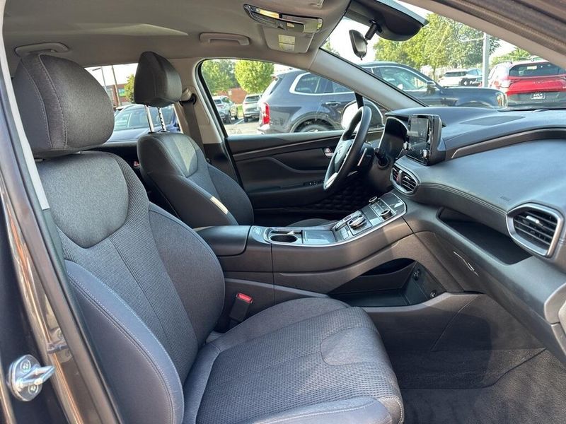 Used 2022 Hyundai Santa Fe SELImage 16