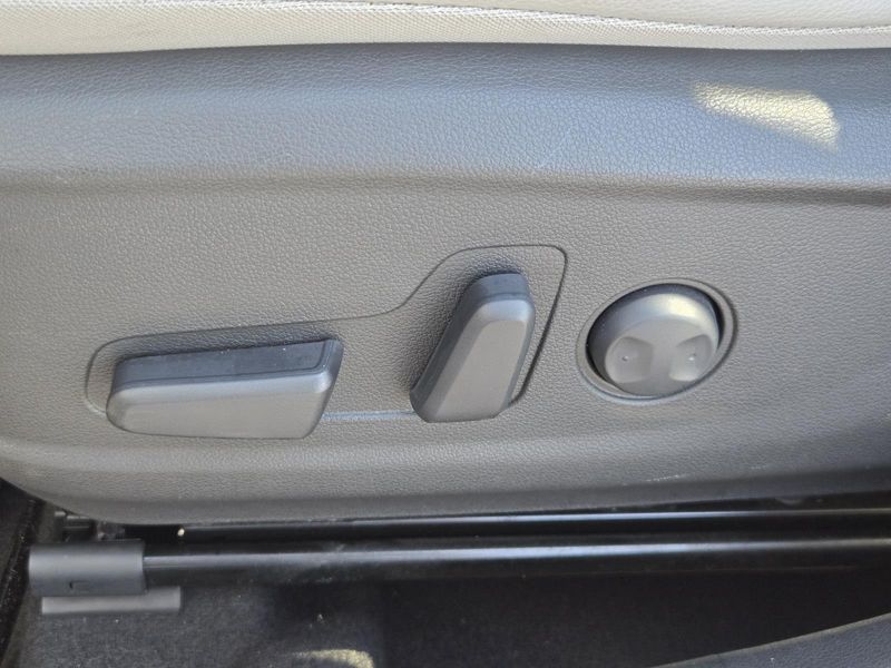 Used 2022 Hyundai Kona Limited DCT FWD
