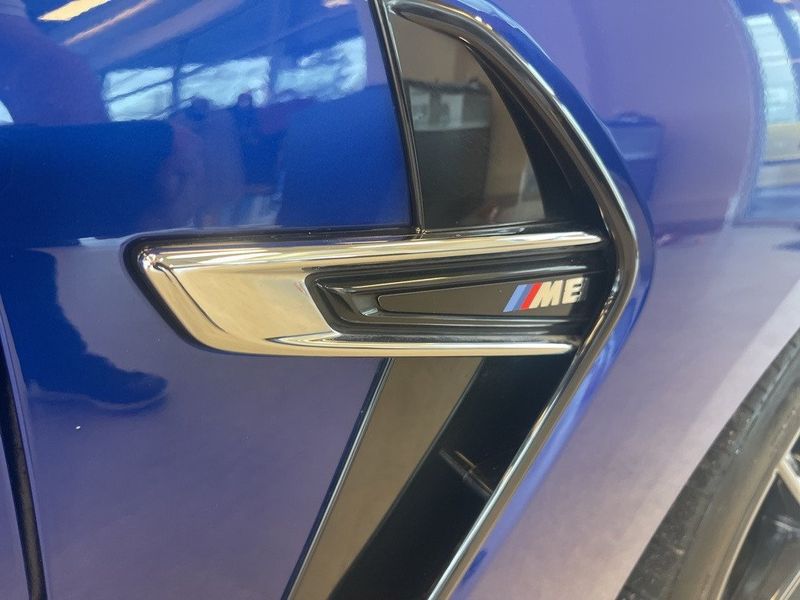 2020 BMW M8 Image 11