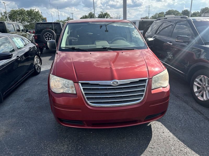 2010 Chrysler Town & Country LXImage 2