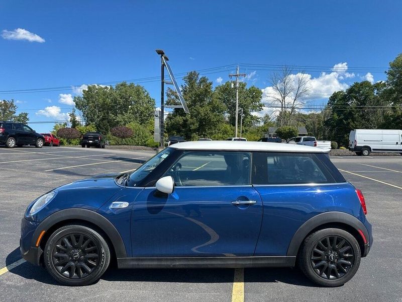 2018 Mini Cooper 2 Door Hardtop S photo 2