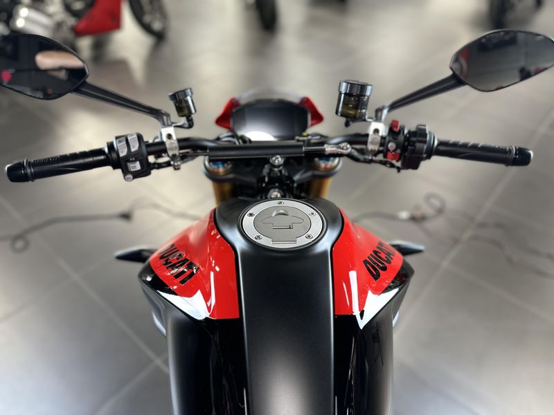 2025 Ducati MONSTER SPImage 6