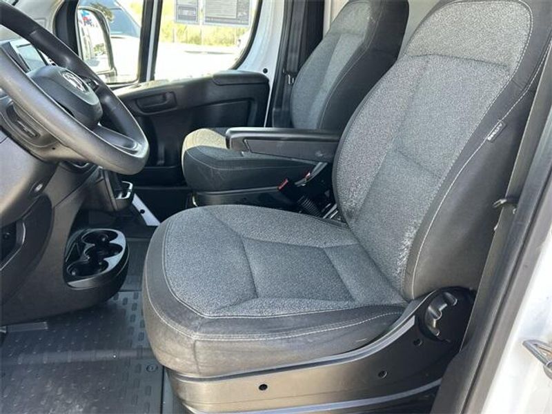 2023 RAM ProMaster 2500 High RoofImage 17