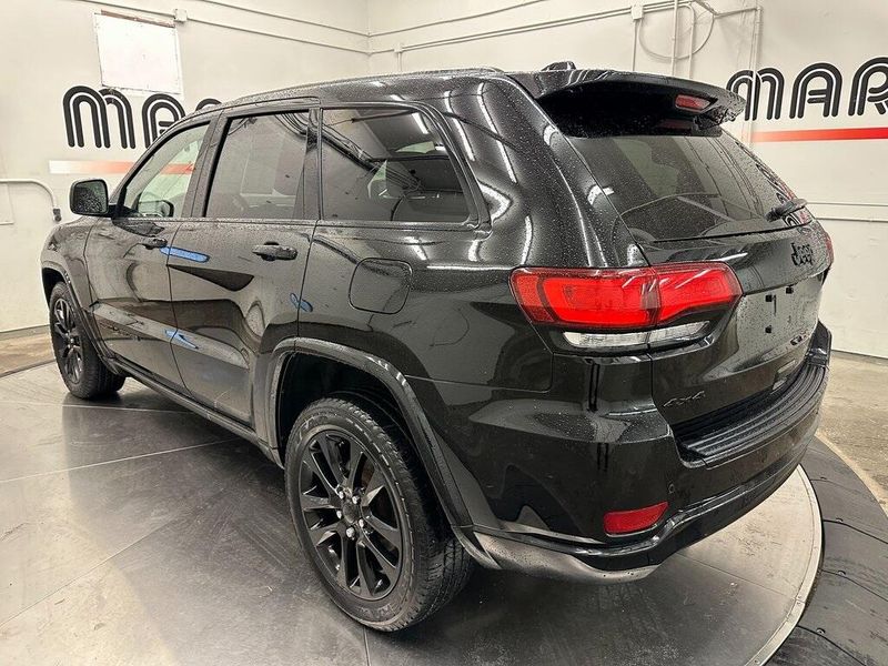 2017 Jeep Grand Cherokee AltitudeImage 13