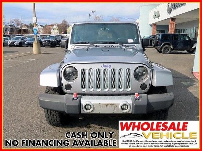 2013 Jeep Wrangler Unlimited SaharaImage 3