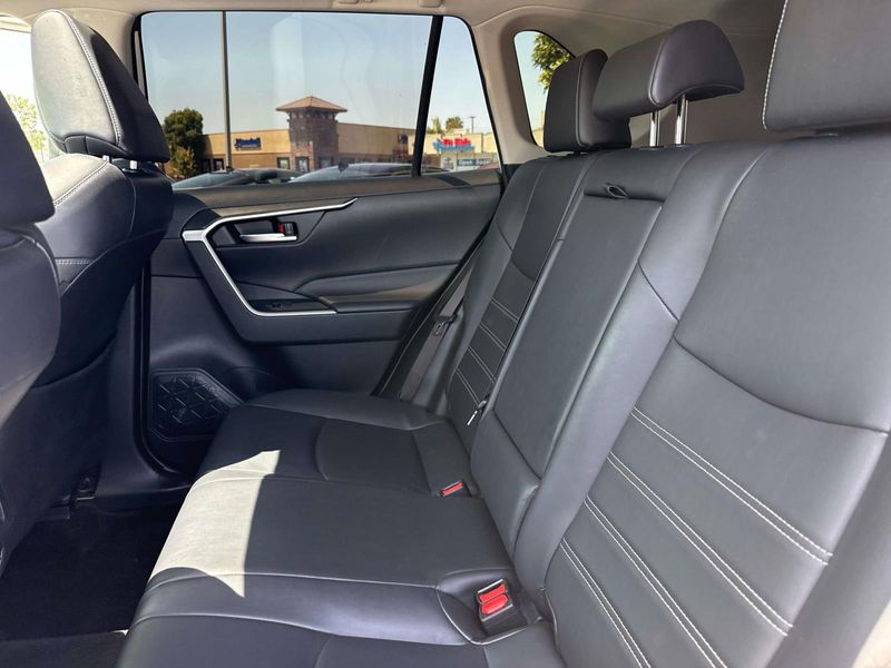 Used 2019 Toyota RAV4 XLE Premium FWD (Natl)
