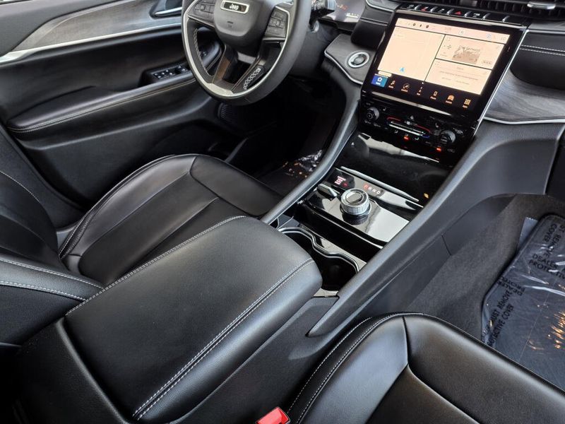 Used 2023 Jeep Grand Cherokee Limited