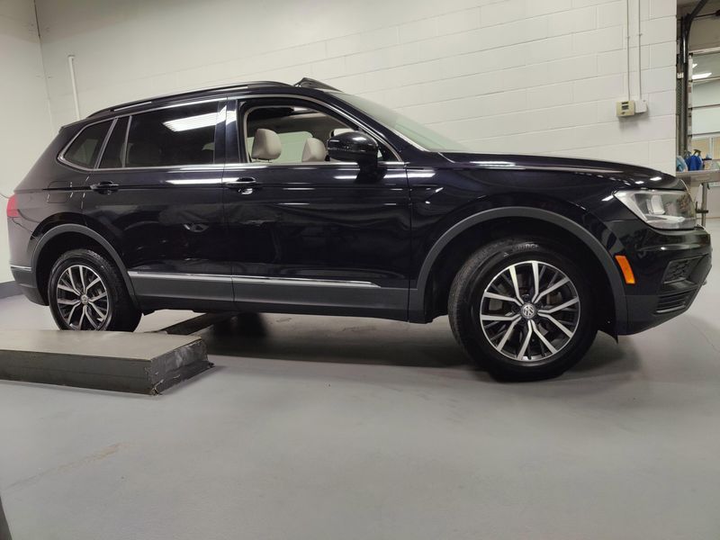Used 2020 Volkswagen Tiguan SE AWD w/SunroofImage 3