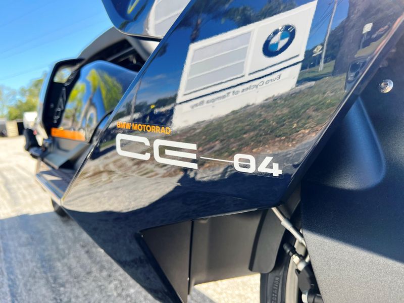 2025 BMW CE 04
