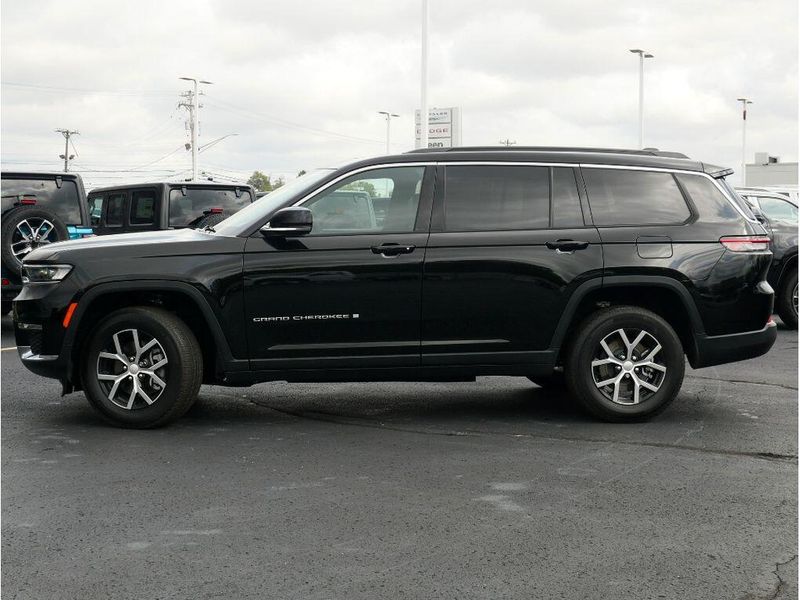 2024 Jeep Grand Cherokee L Limited 4x4Image 12