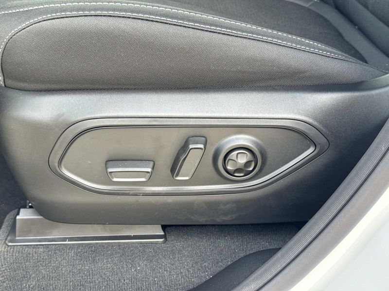 New 2026 Jeep Grand Cherokee L Laredo X 4x2