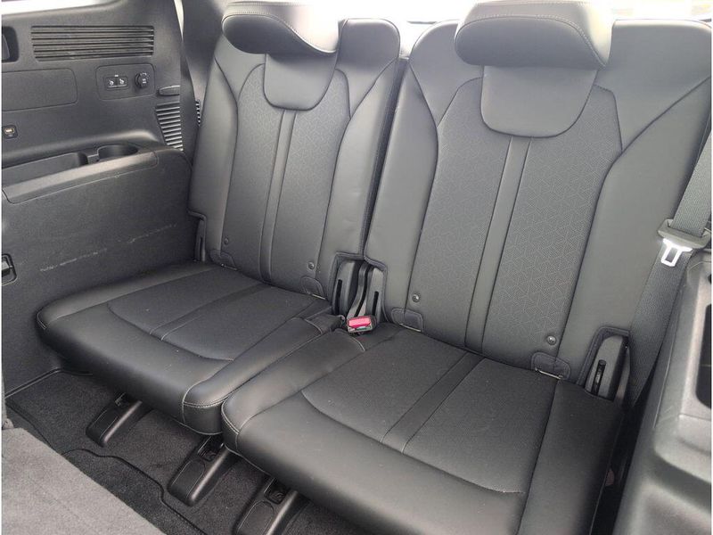 Used 2023 Kia Sorento SImage 32