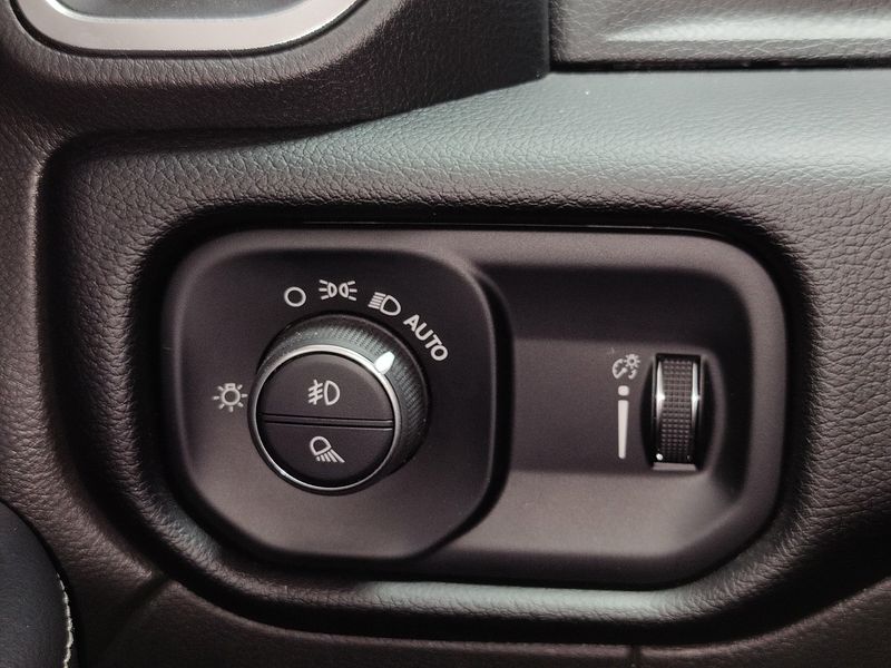 Used 2024 RAM 2500 Big Horn Crew Cab 6.4L V8 4x4Image 23