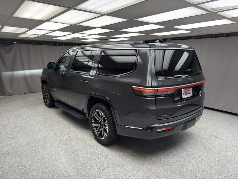 2026 Jeep Grand Wagoneer 4x4Image 2