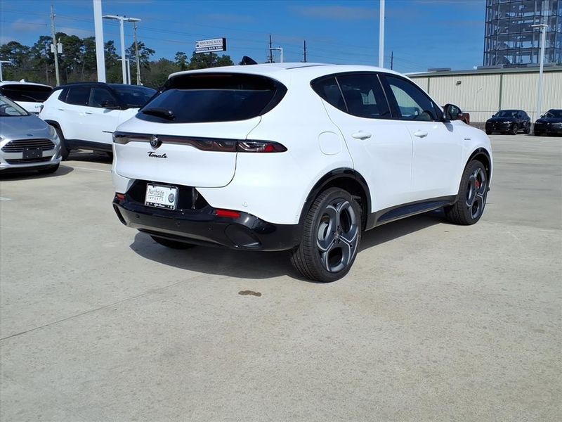 New 2026 Alfa Romeo Tonale Veloce AwdImage 7