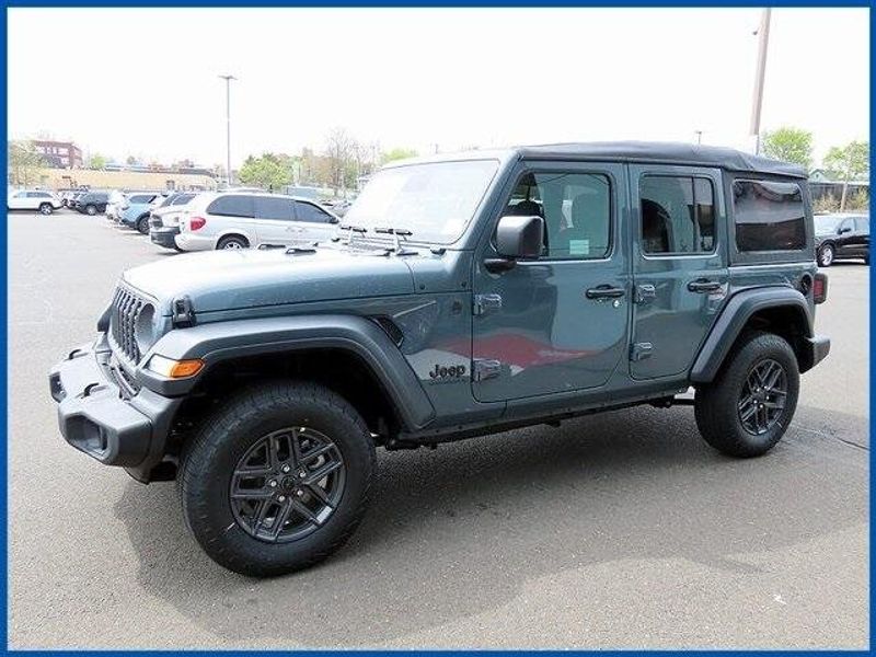 2025 Jeep Wrangler Sport SImage 1