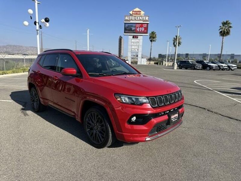 Used 2023 Jeep Compass LimitedImage 1