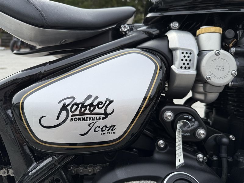 2025 Triumph Bonneville Bobber
