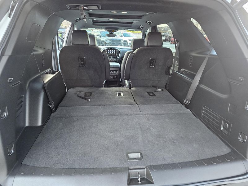 Used 2023 Chevrolet Traverse RSImage 23