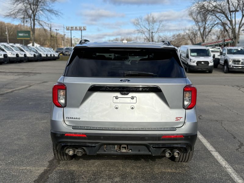 2020 Ford Explorer ST photo 3