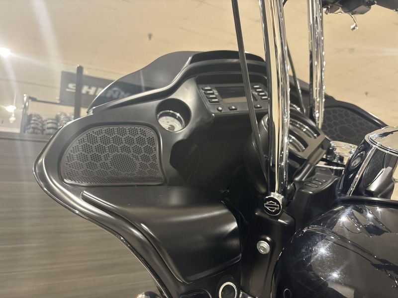 Used 2021 Harley-Davidson ROAD GLIDE Image 24