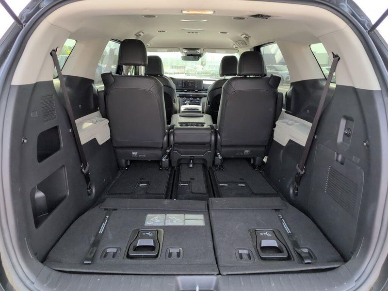 2024 Kia Carnival LXImage 31