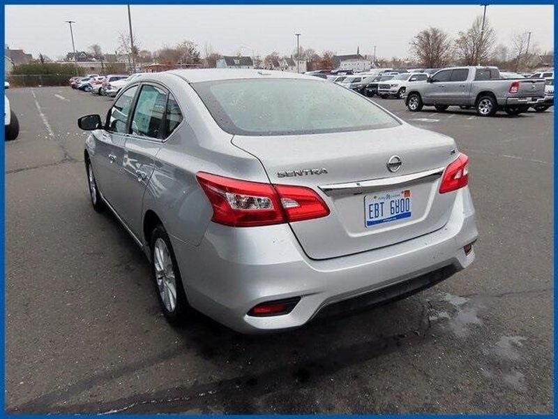 2019 Nissan Sentra SVImage 5