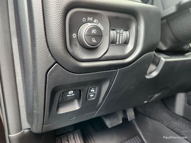 New 2025 RAM 1500 Laramie Crew Cab 4x4 5