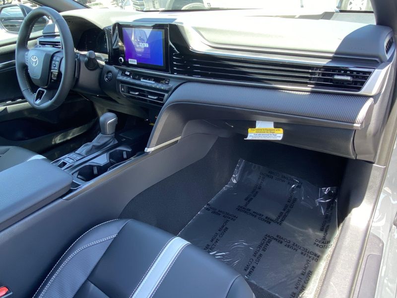 2025 Toyota Camry SEImage 9