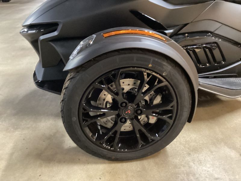 2024 Can-Am SPYDER RT LIMITED CARBON BLACKImage 7