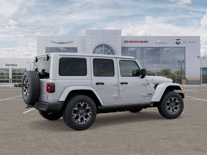 New 2025 Jeep Wrangler 4-door SaharaImage 18