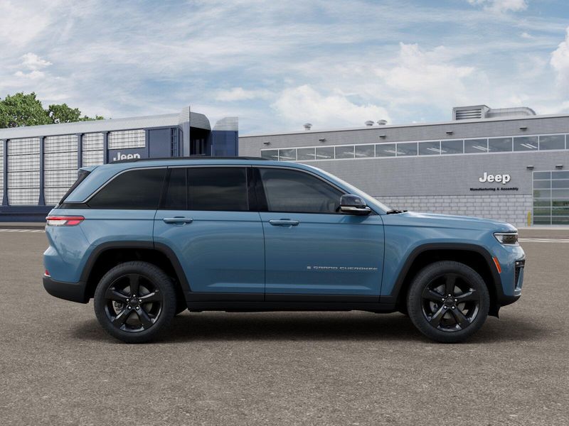 New 2026 Jeep Grand Cherokee Limited 4x2Image 12