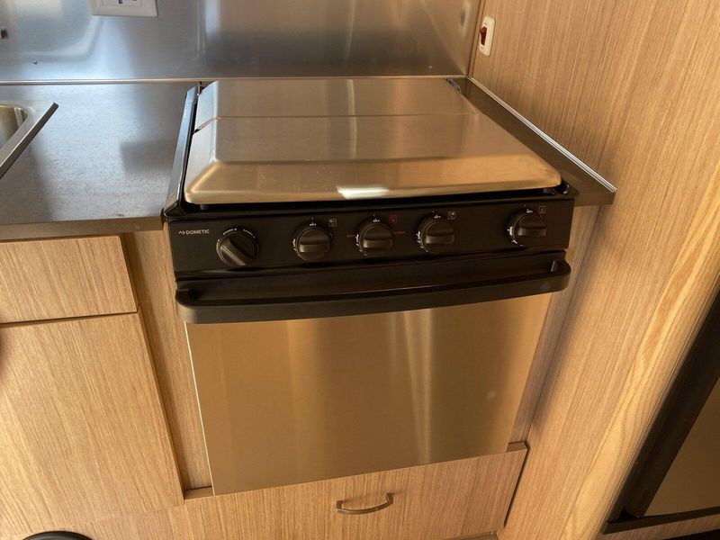 Used 2019 AIRSTREAM FLYING CLOUD 23FB Image 17