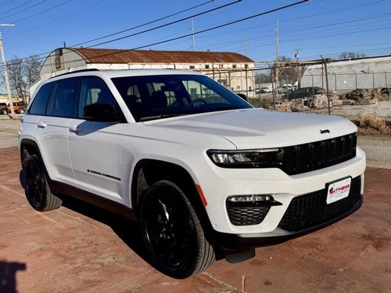New 2025 Jeep Grand Cherokee Limited 4x4Image 3