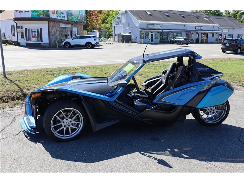 Used 2018 Polaris SLINGSHOT SLR Image 2