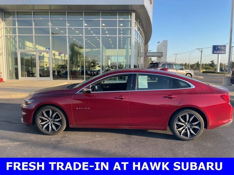 2017 Chevrolet Malibu 1LT photo 2