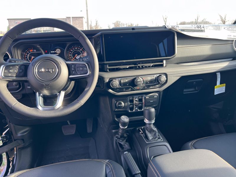 New 2026 Jeep Wrangler 4-door SaharaImage 12