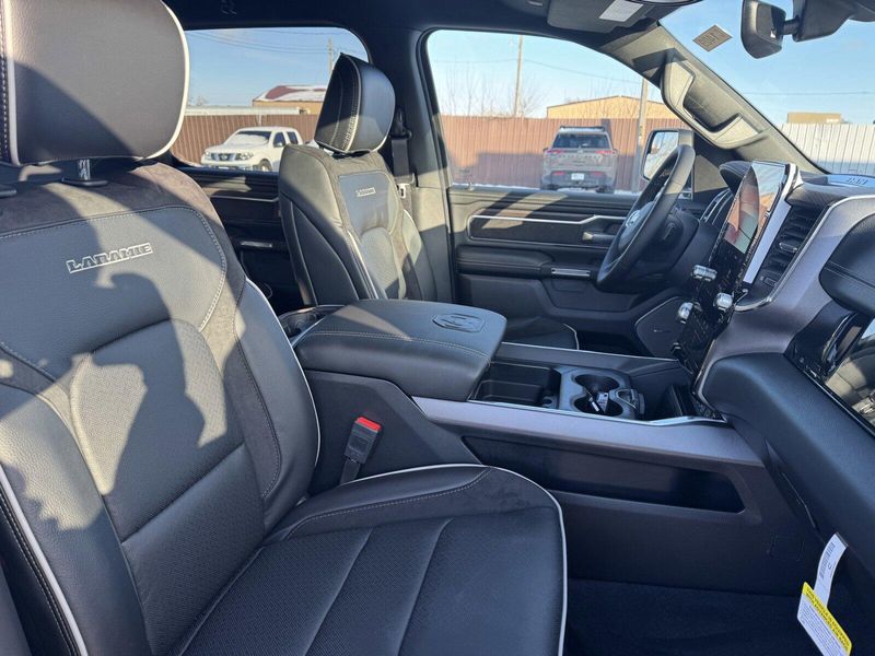 2025 RAM 1500 LaramieImage 14