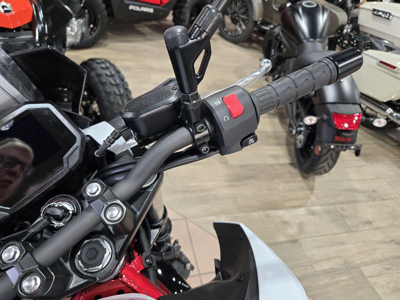 NEW 2026 KAWASAKI Z500 SE ABS Image 15
