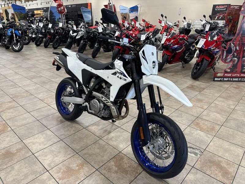 New 2025 Suzuki DR-Z4SM Image 11