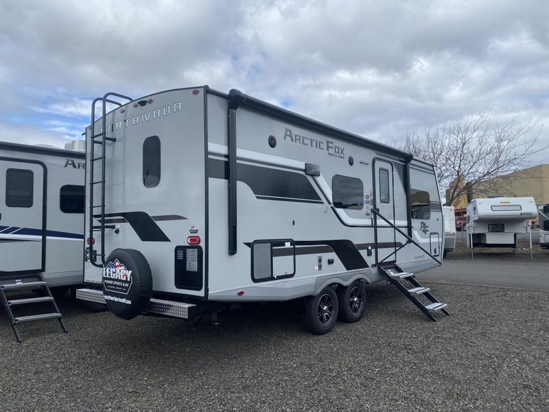 New 2025 ARCTIC FOX 25R Image 3